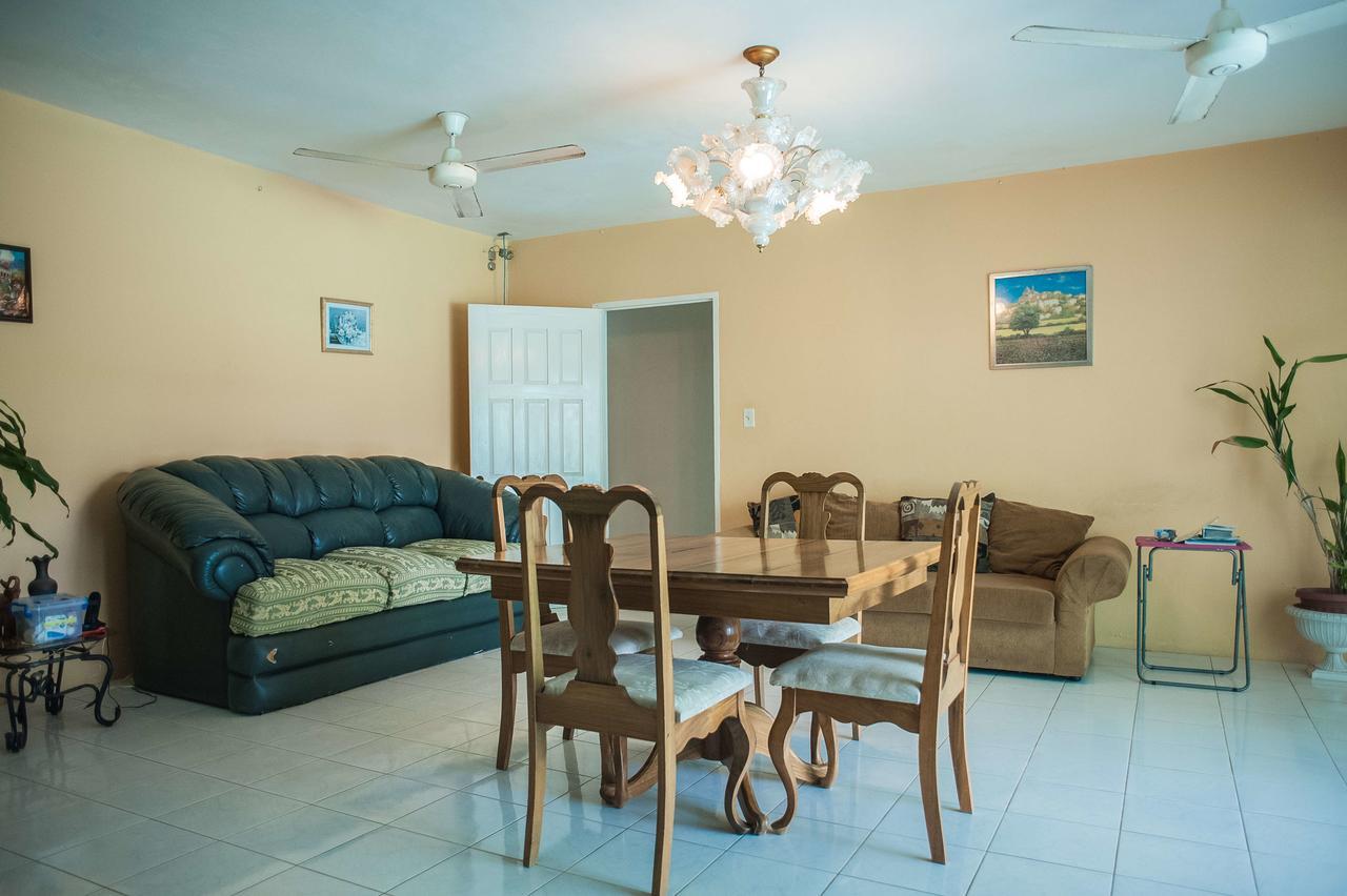 Diamond Villa Guest House Montego Bay Exterior photo