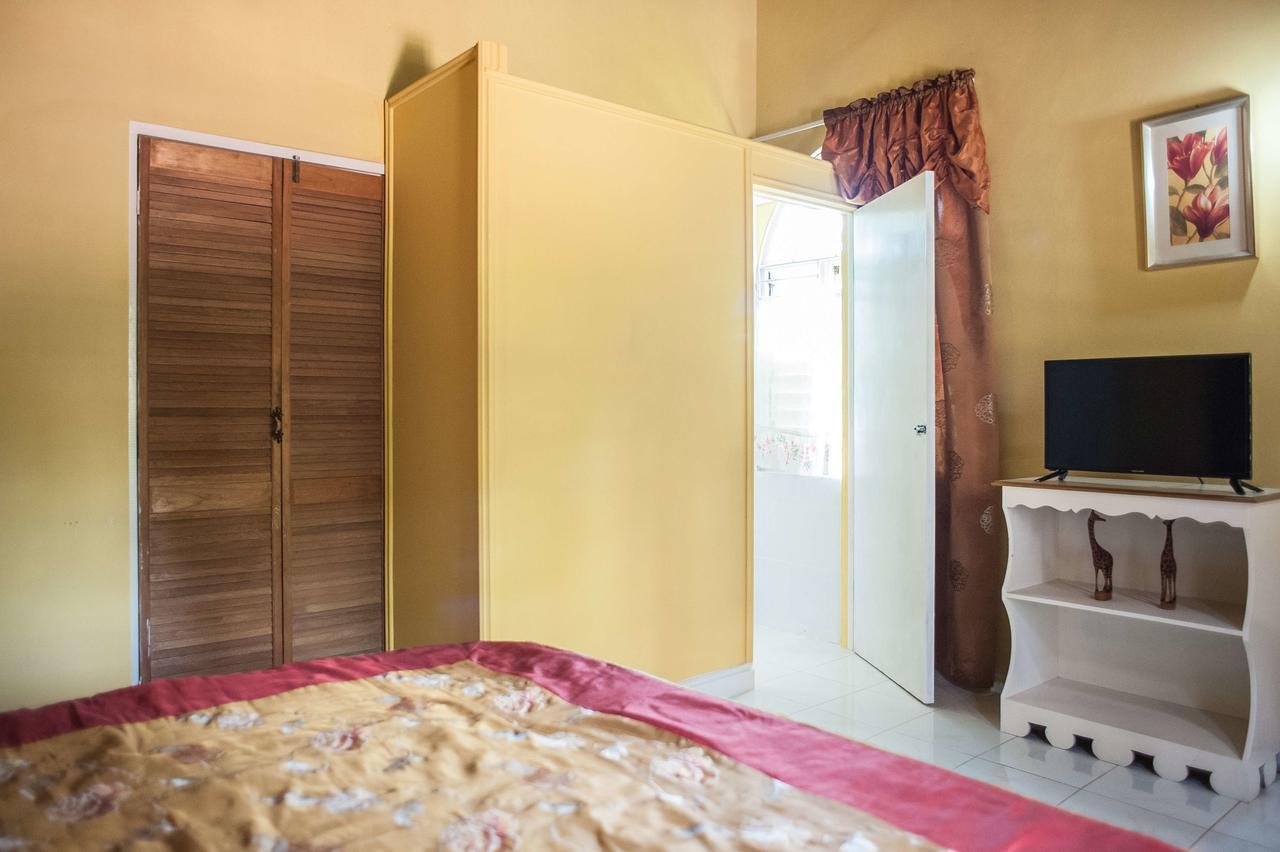 Diamond Villa Guest House Montego Bay Exterior photo