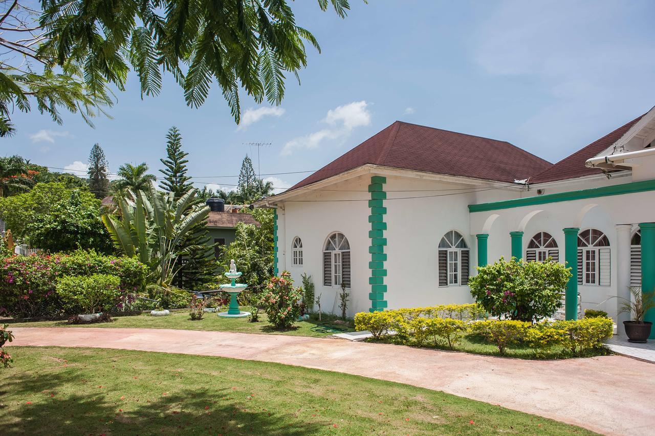 Diamond Villa Guest House Montego Bay Exterior photo