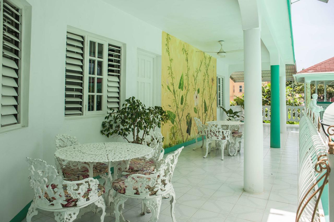 Diamond Villa Guest House Montego Bay Exterior photo