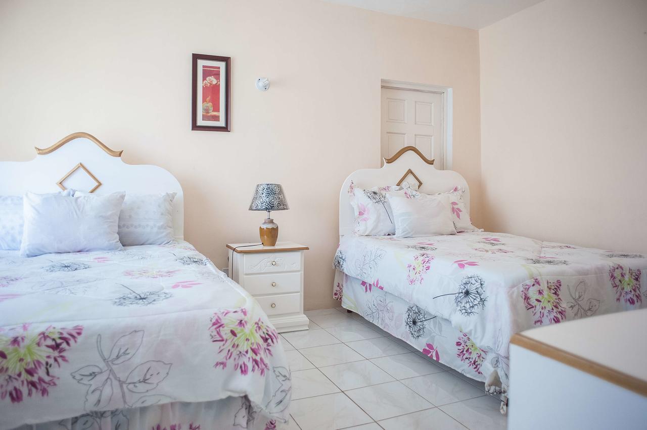 Diamond Villa Guest House Montego Bay Exterior photo